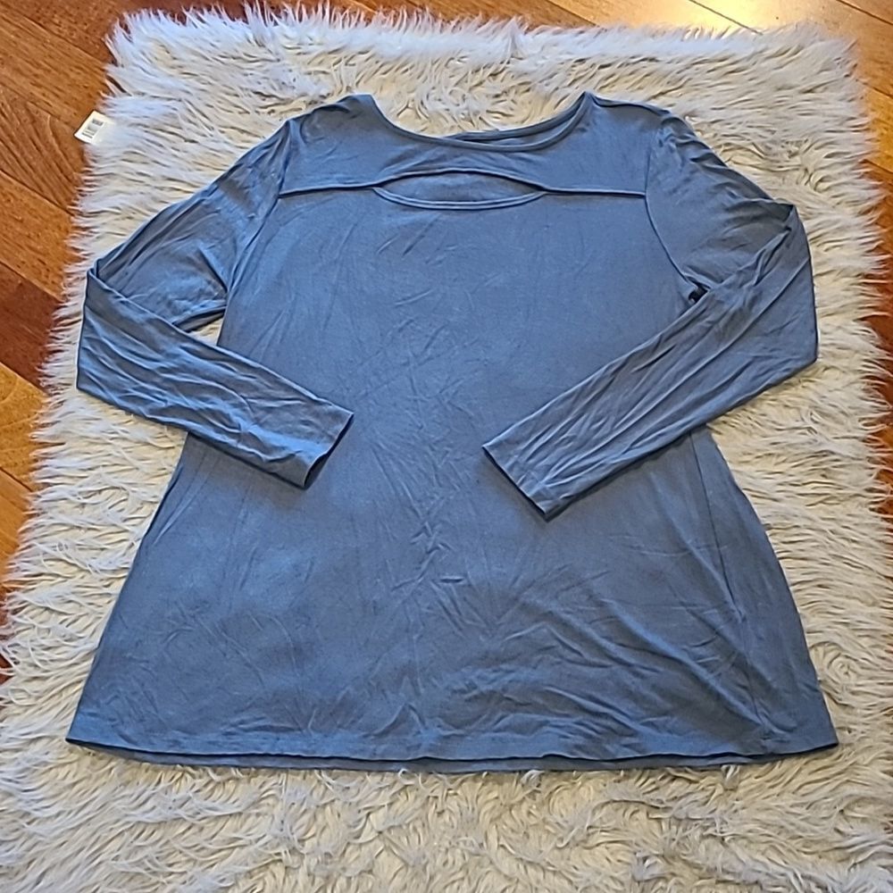 Soft surroundings womens soft blue long sleeve flowy shirt with cut‎ out front